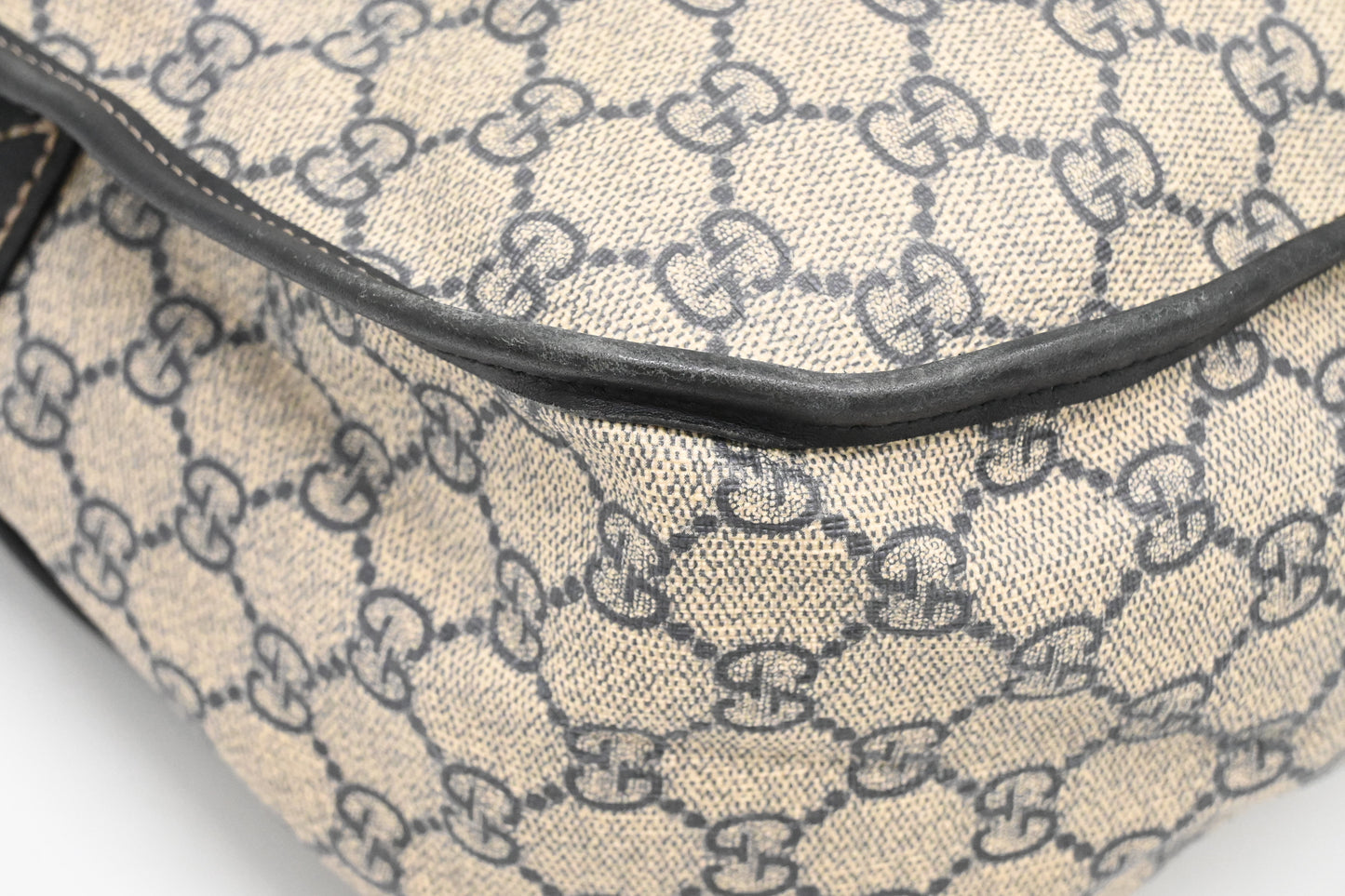 Gucci Messenger Bag in GG Supreme Canvas