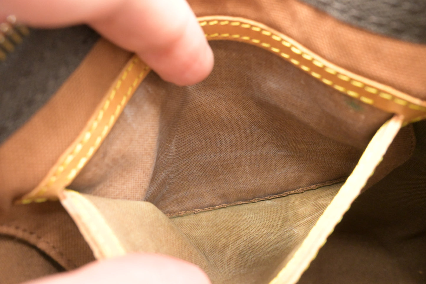 Louis Vuitton Speedy 35 in Monogram Canvas