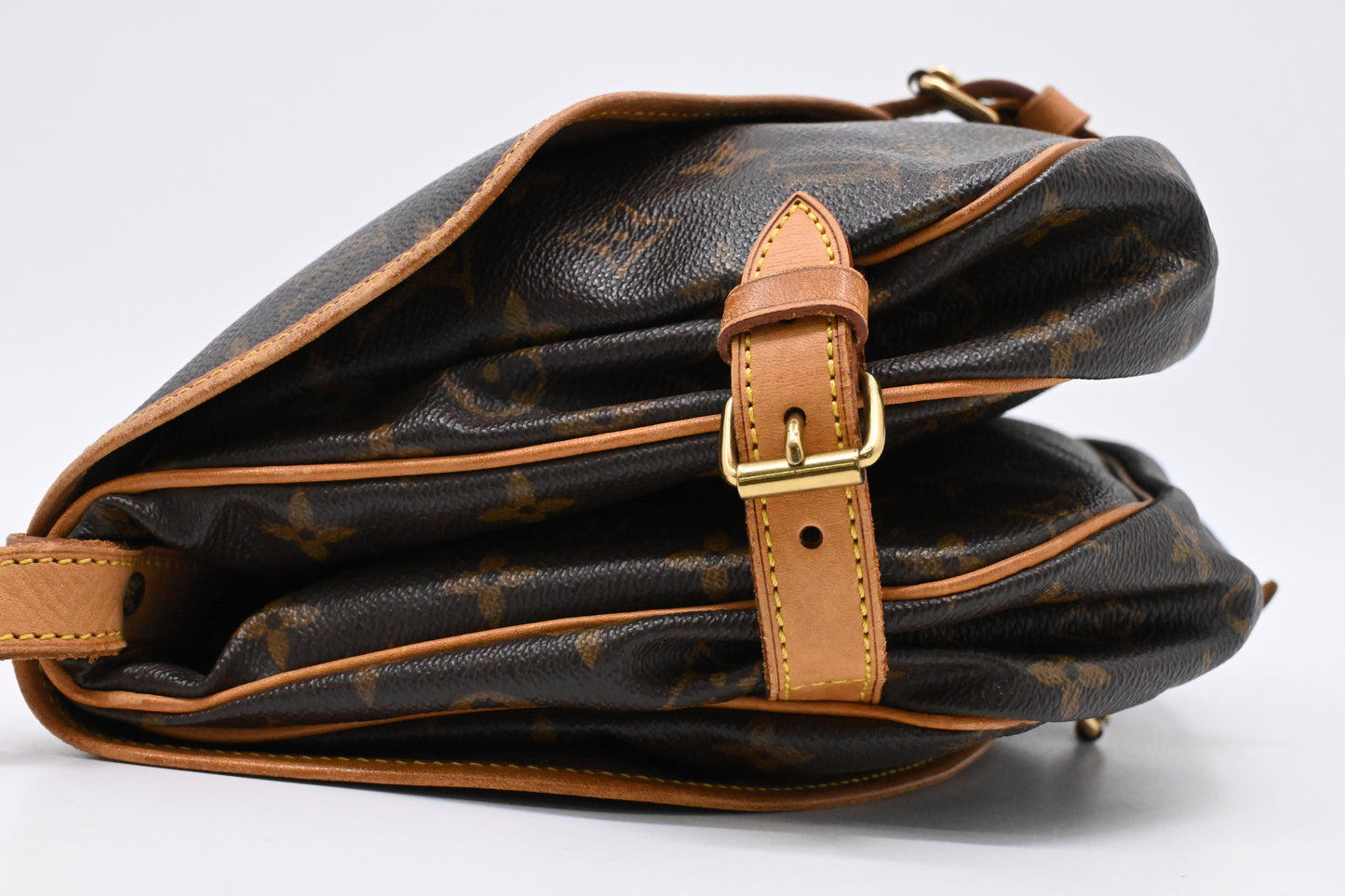 Louis Vuitton Saumur 30 in Monogram Canvas