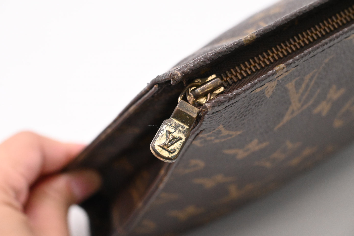 Louis Vuitton Toiletry 26 in Monogram Canvas