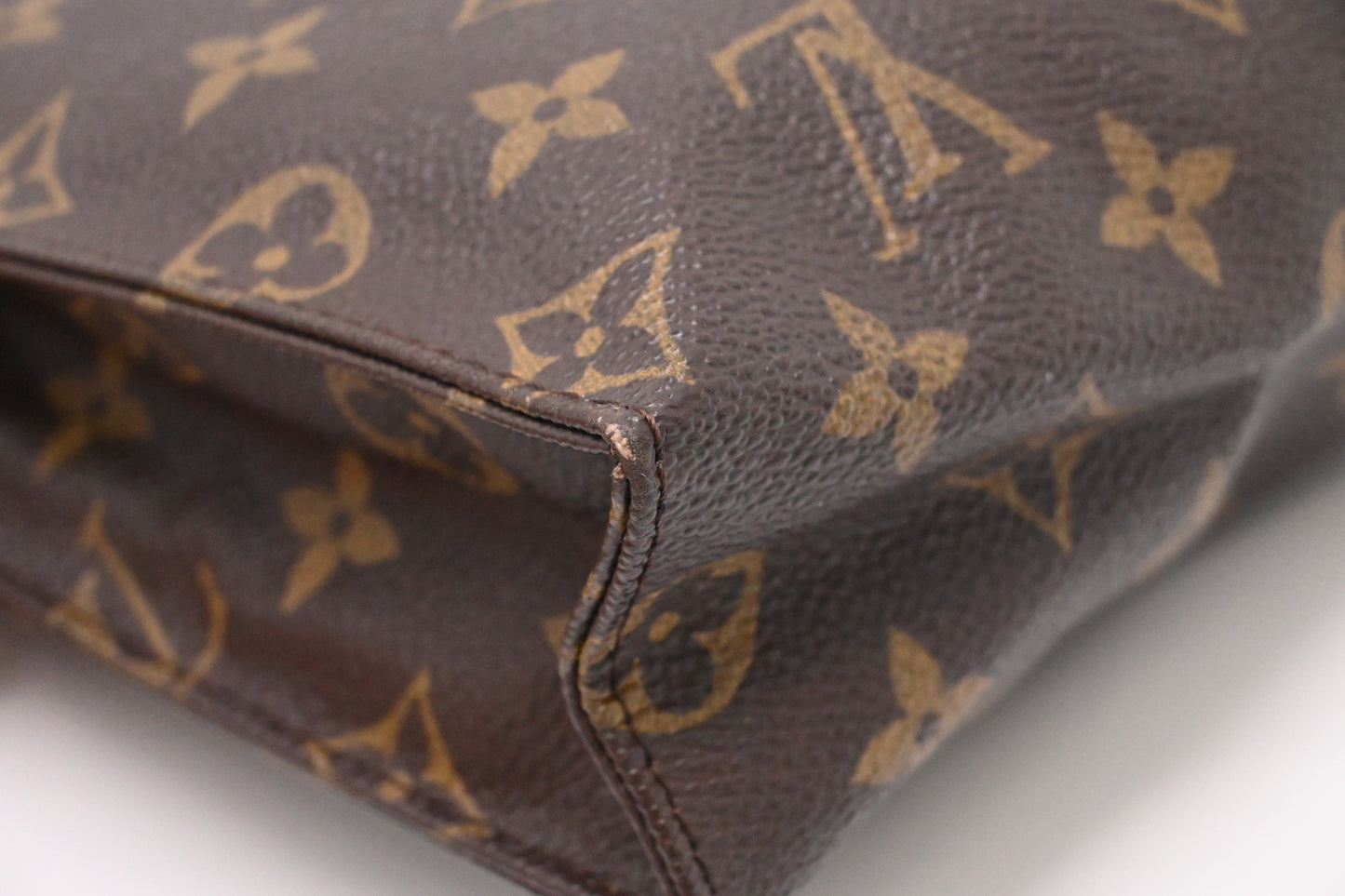 Louis Vuitton Toiletry 26 in Monogram Canvas