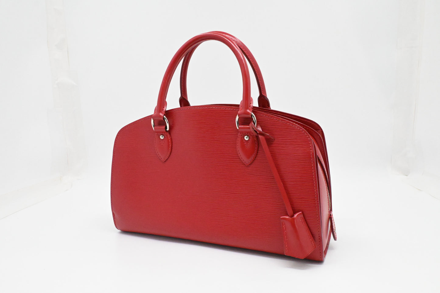 Louis Vuitton Pont Neuf NM in Red Epi Leather
