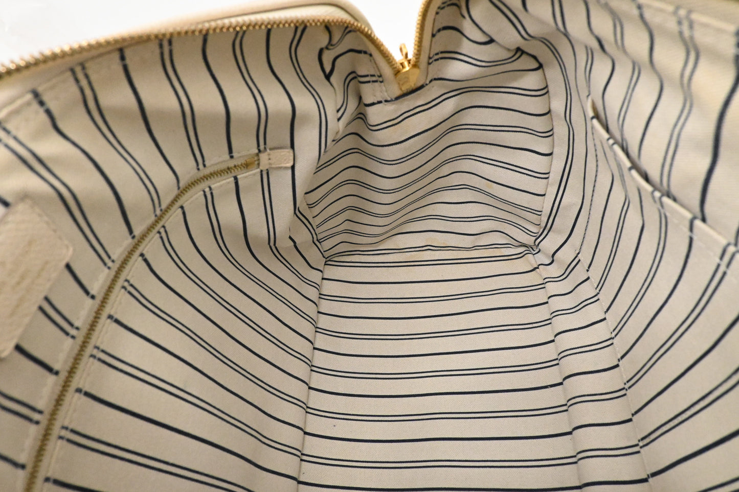 Louis Vuitton Speedy 30 Bandouliere in Off White Empreinte Leather