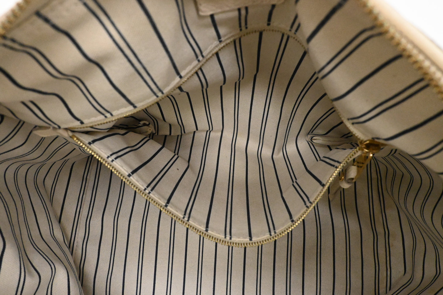 Louis Vuitton Speedy 30 Bandouliere in Off White Empreinte Leather