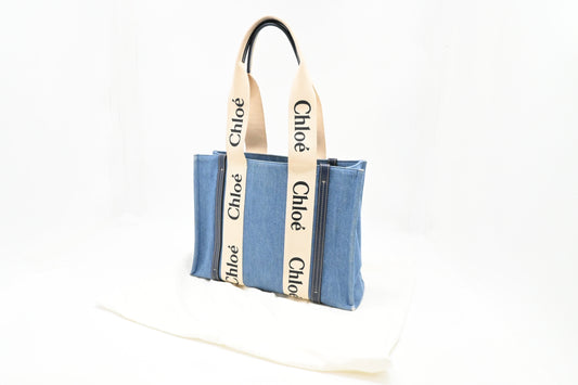 Chloé Medium Woody Tote in Denim Canvas