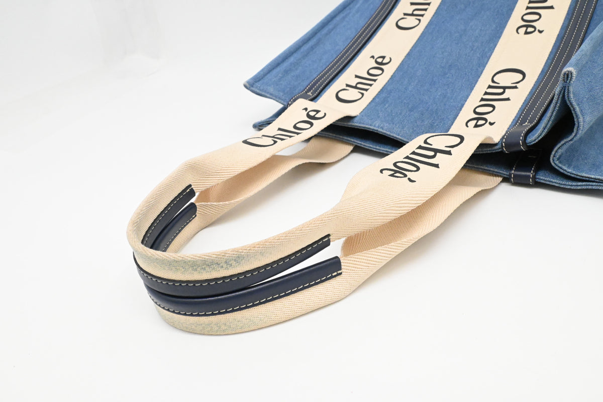 Chloé Medium Woody Tote in Denim Canvas