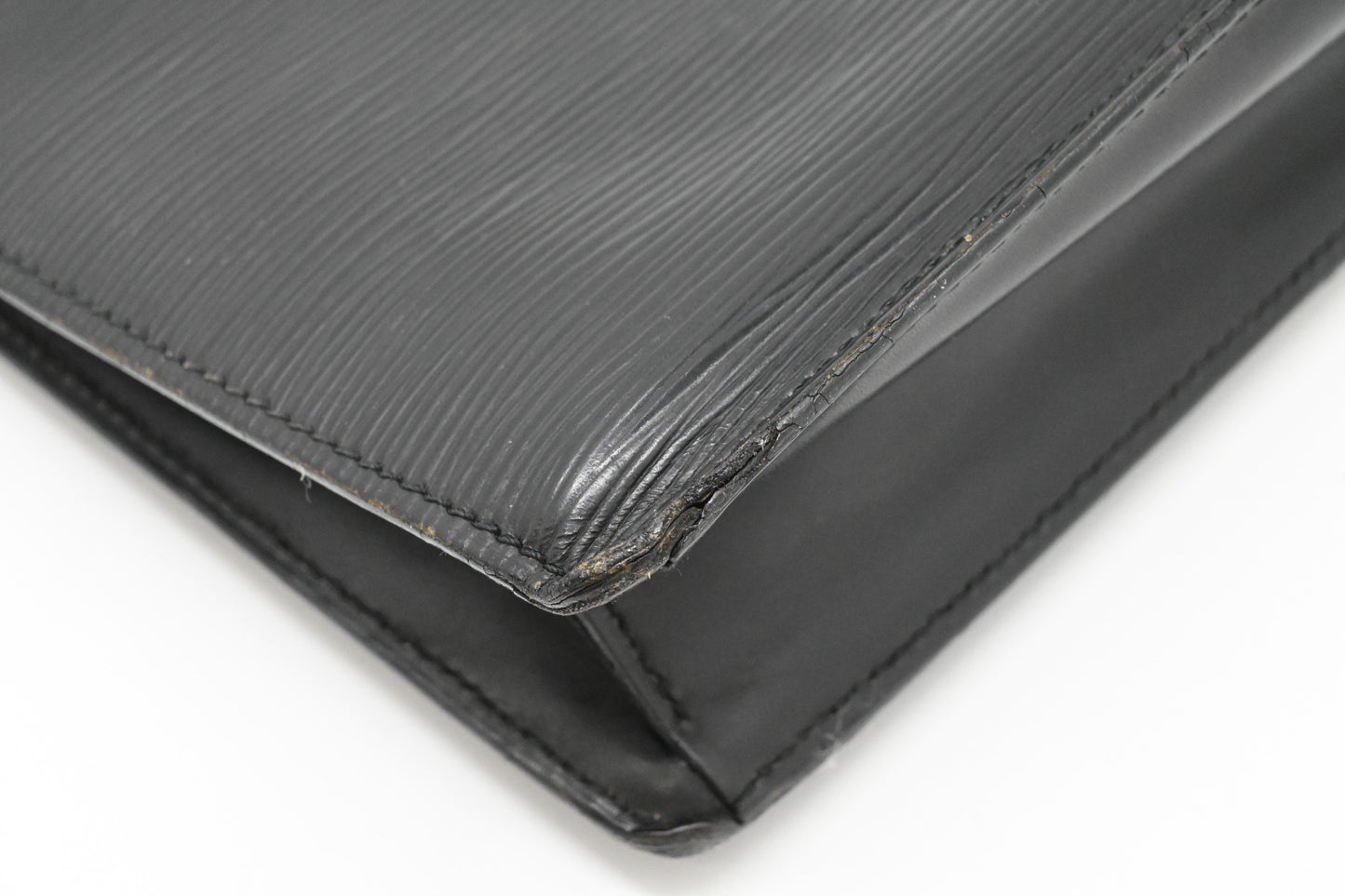 Louis Vuitton Sellier Dragonne in Black Epi Leather