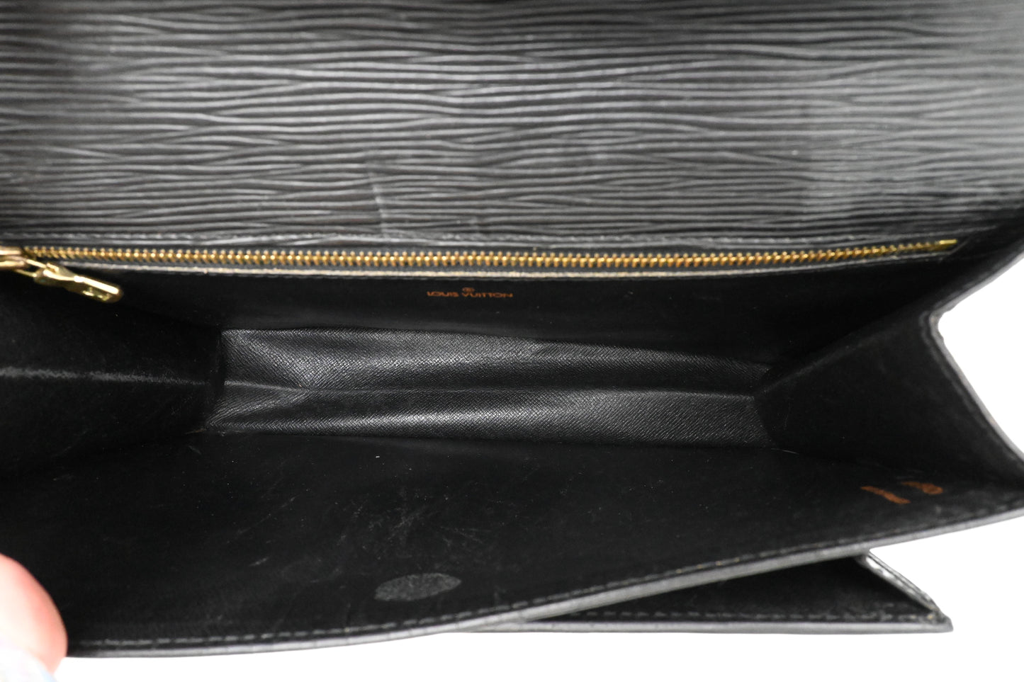 Louis Vuitton Sellier Dragonne in Black Epi Leather
