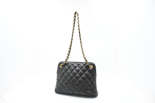 Chanel Shoulder Bag in Black Mattelassé Leather