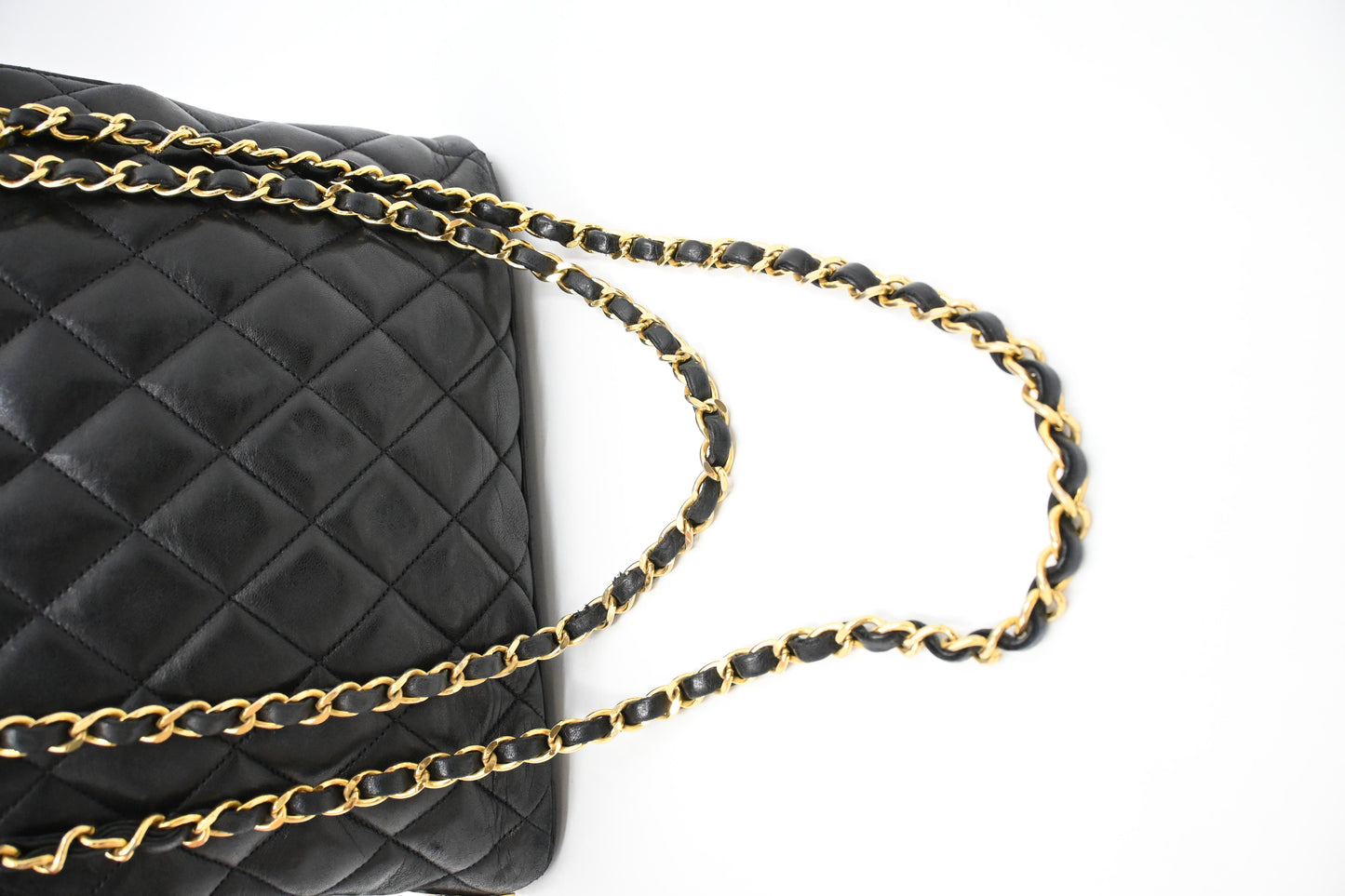 Chanel Shoulder Bag in Black Mattelassé Leather