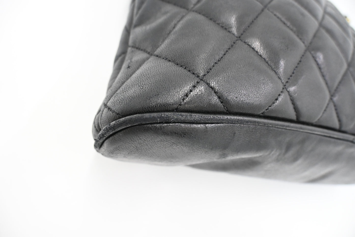 Chanel Shoulder Bag in Black Mattelassé Leather