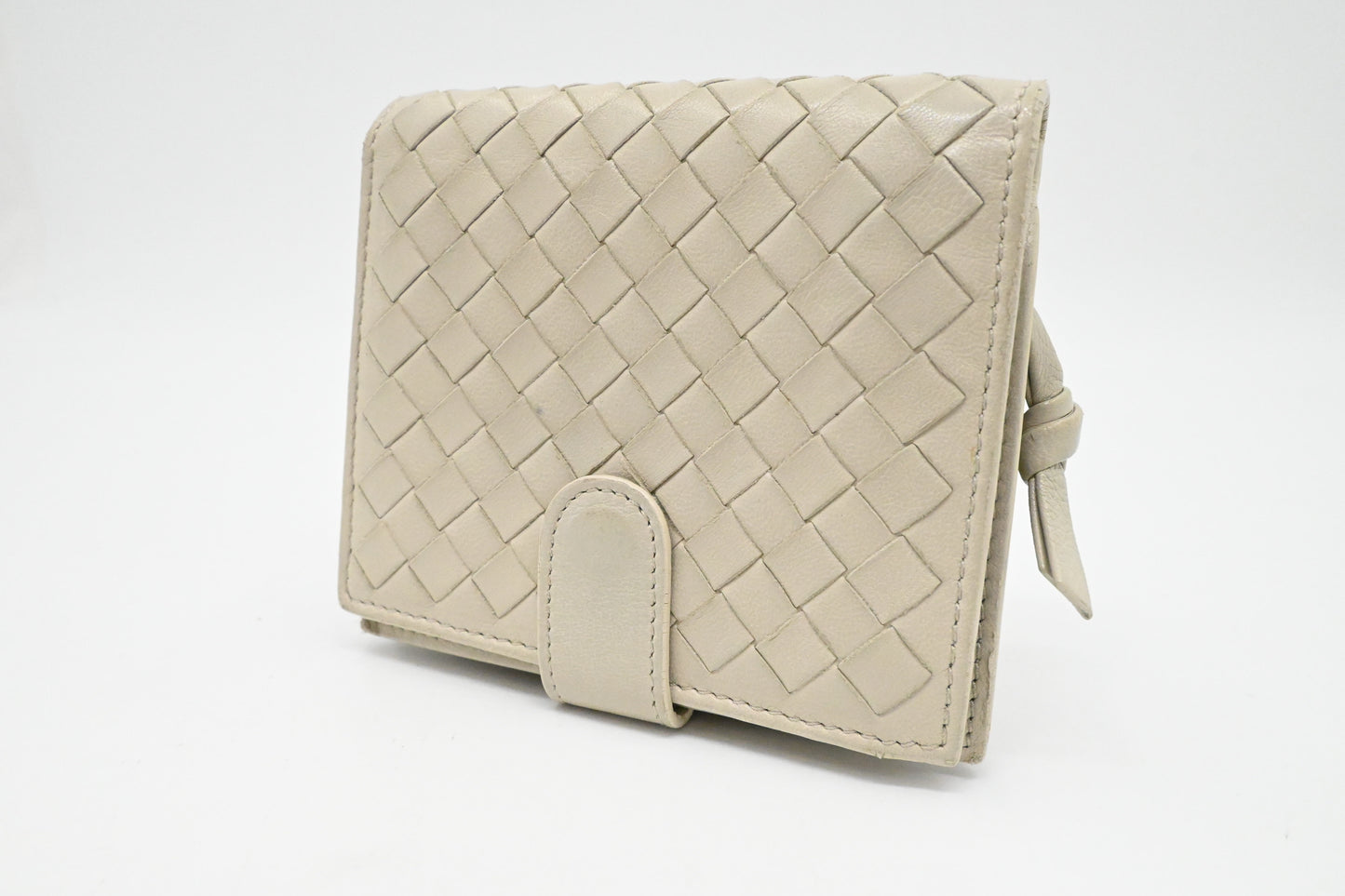 Bottega Veneta Compact Wallet in Off-White Intrecciato Leather