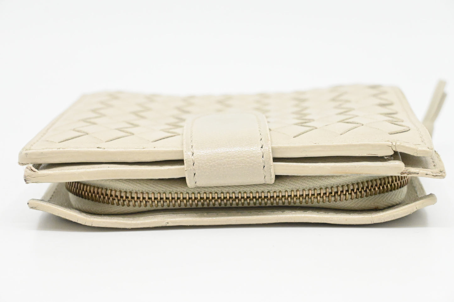 Bottega Veneta Compact Wallet in Off-White Intrecciato Leather