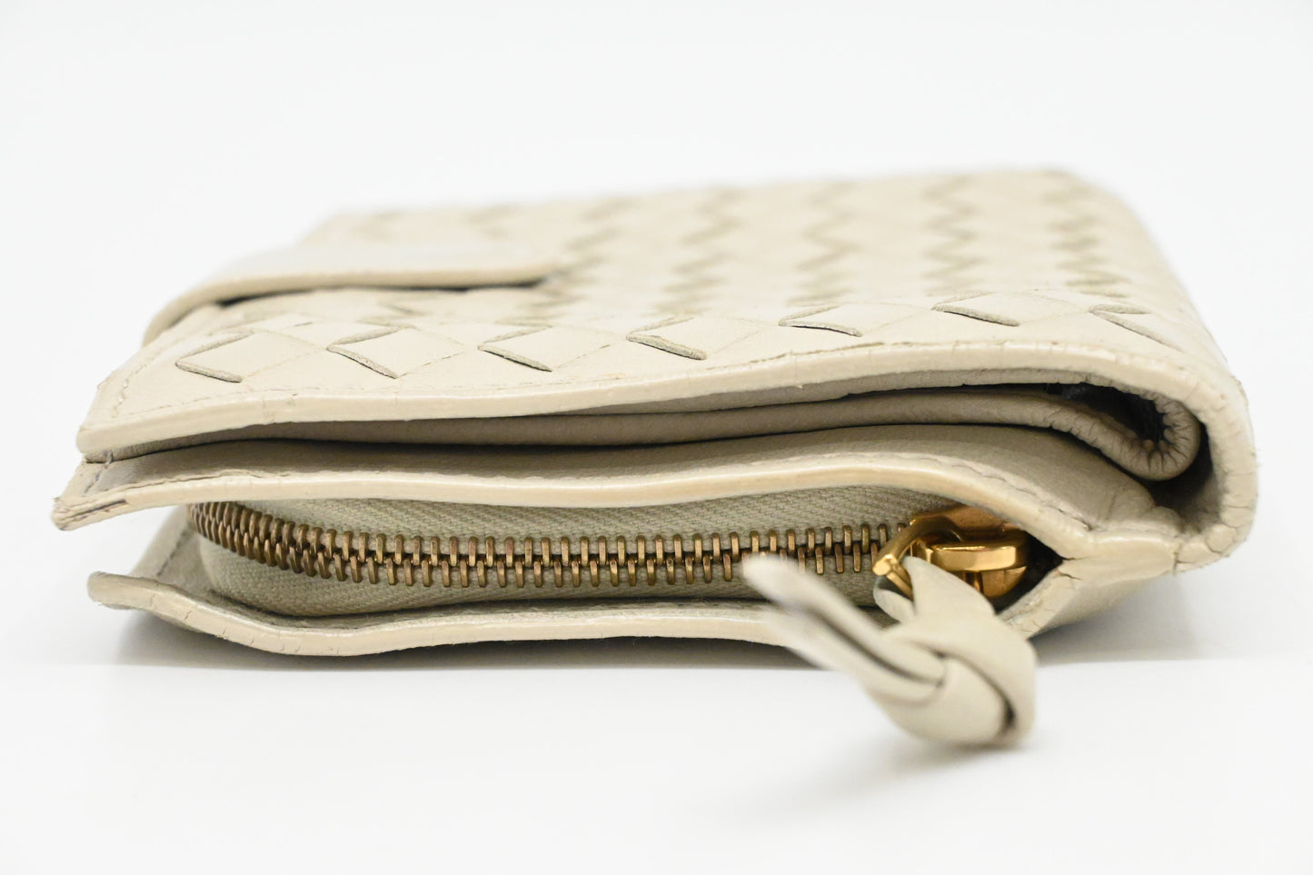 Bottega Veneta Compact Wallet in Off-White Intrecciato Leather