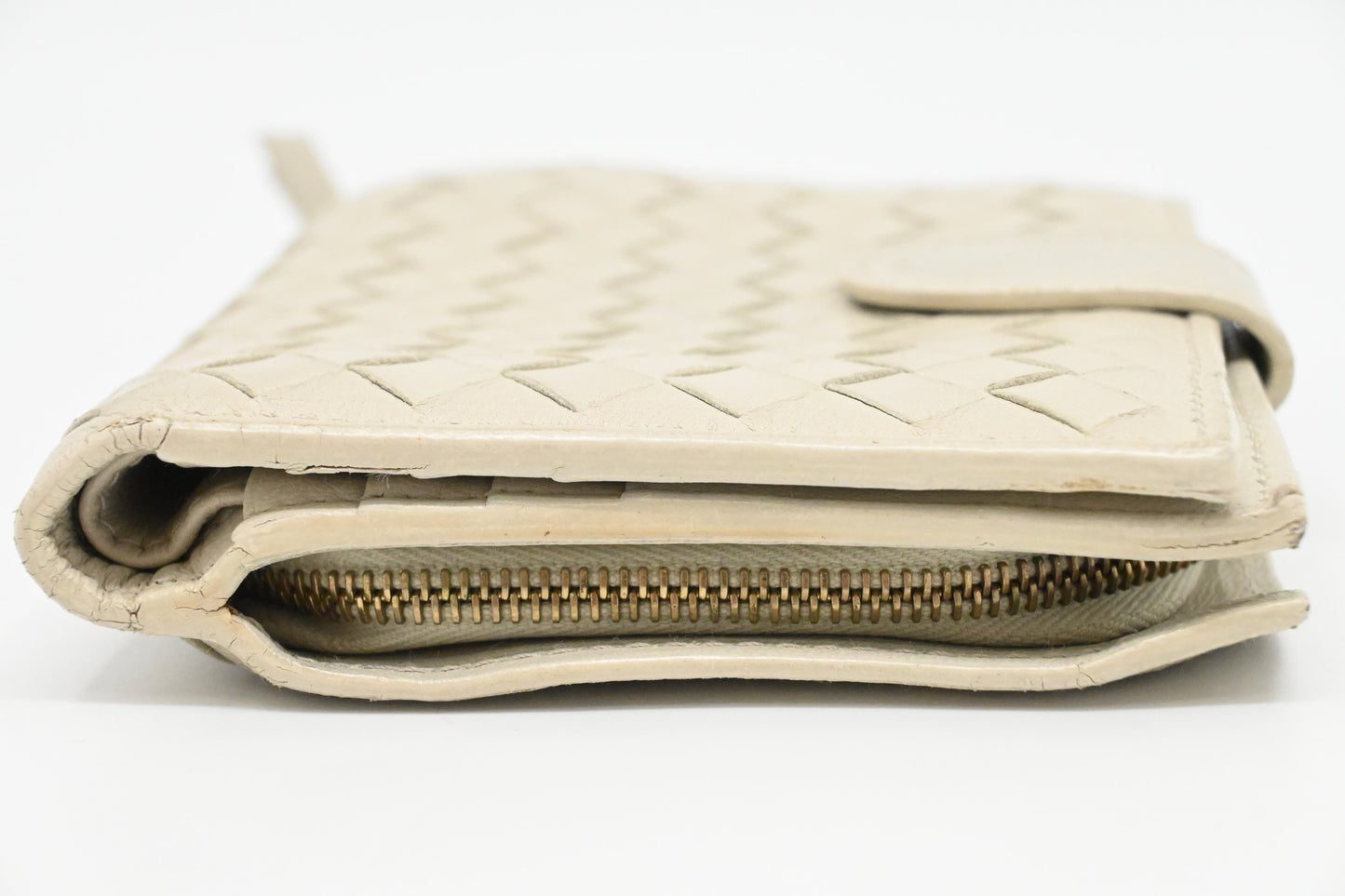 Bottega Veneta Compact Wallet in Off-White Intrecciato Leather