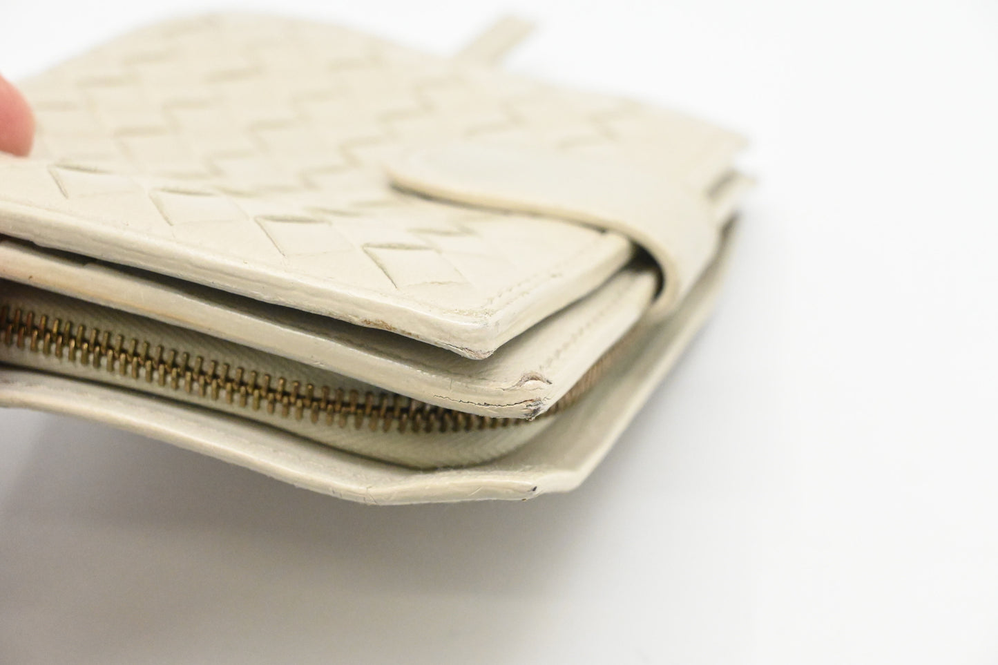 Bottega Veneta Compact Wallet in Off-White Intrecciato Leather