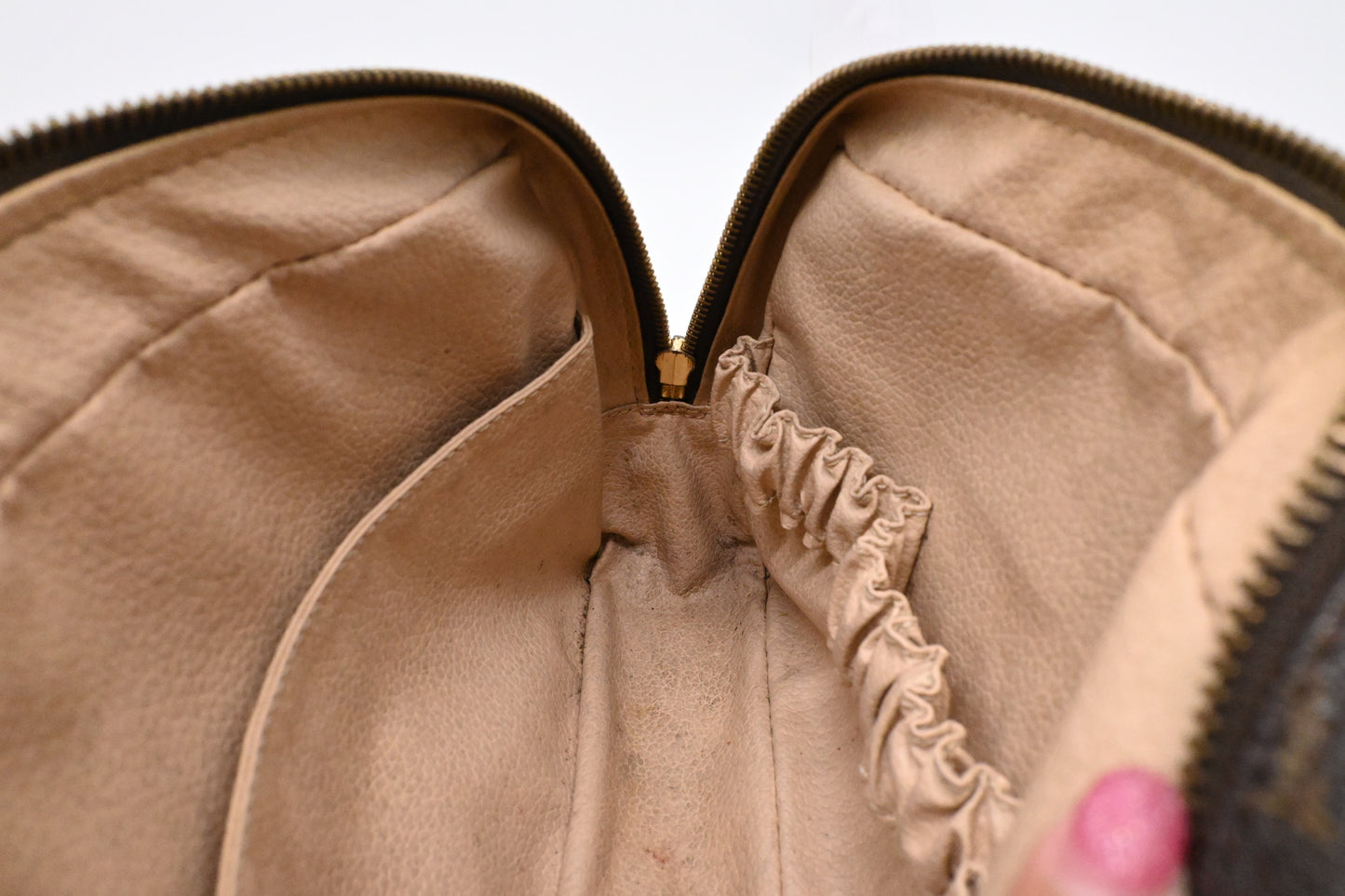 Louis Vuitton Trousse 23 in Monogram Canvas