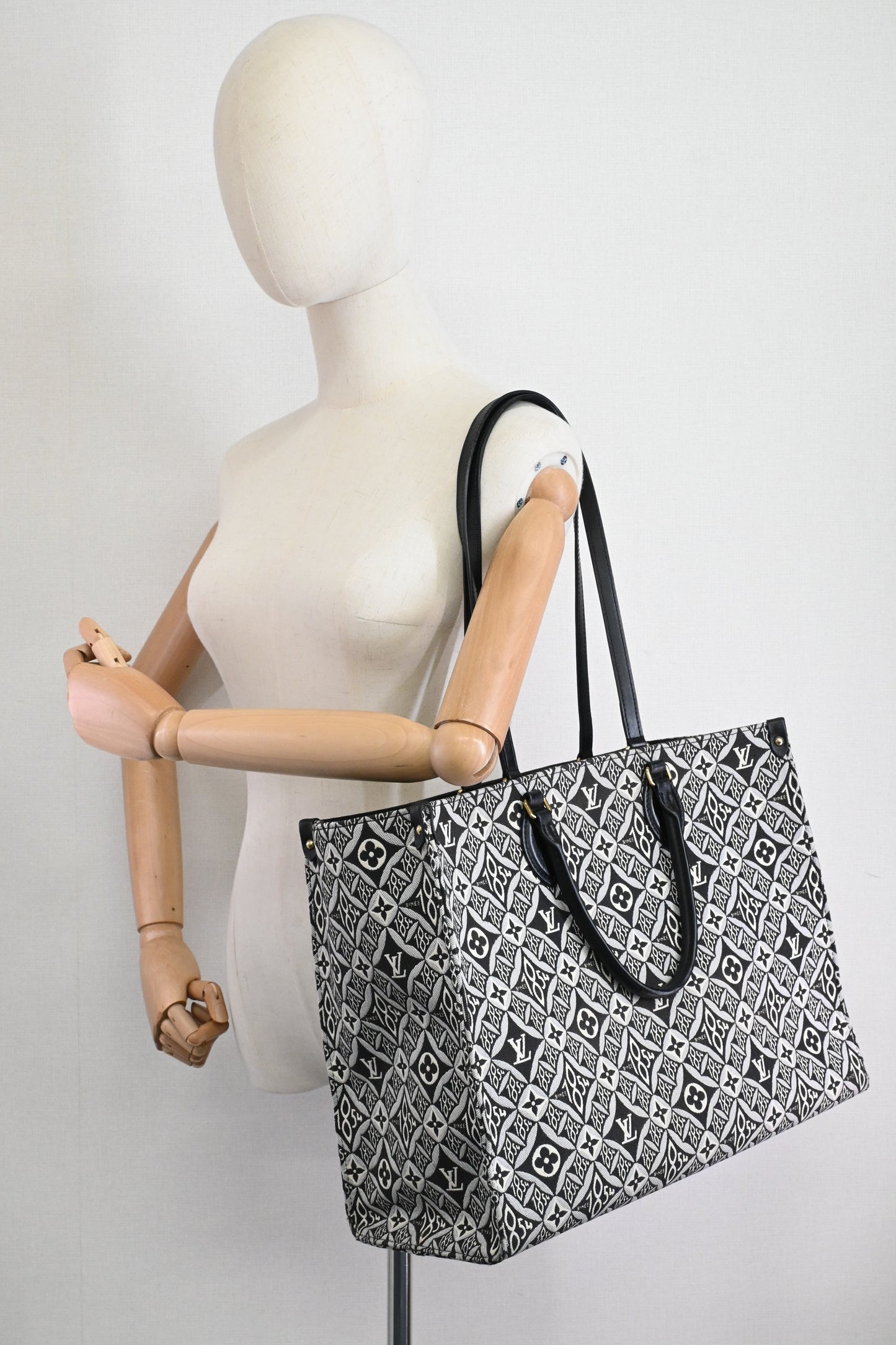 Louis Vuitton OnTheGo GM in Since 1854 Jaquard Monogram