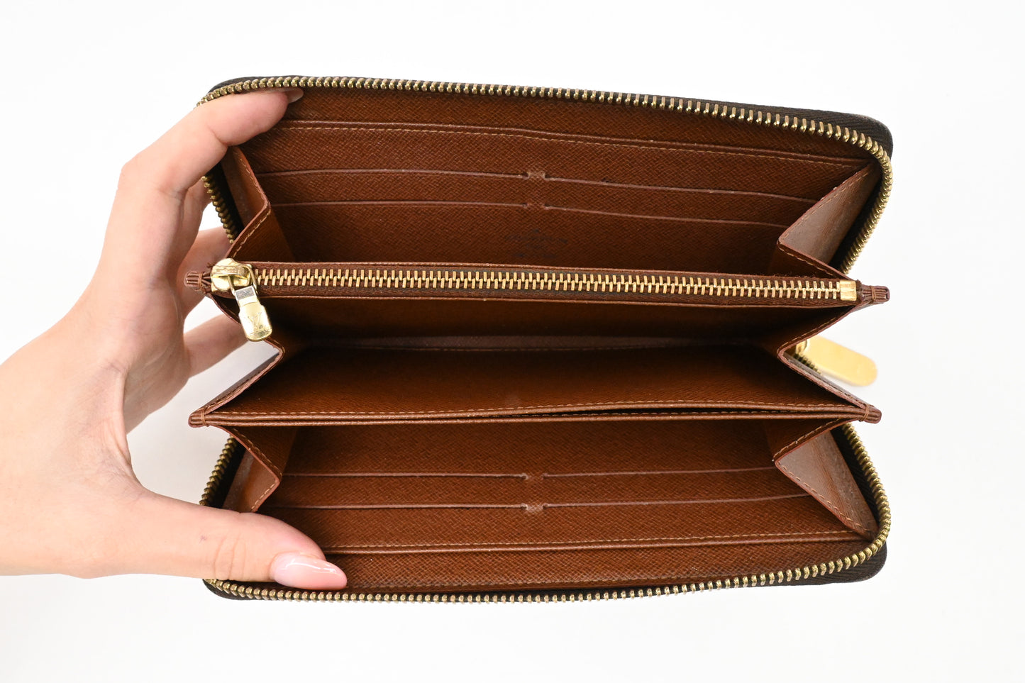Louis Vuitton Zippy Wallet in Monogram Canvas