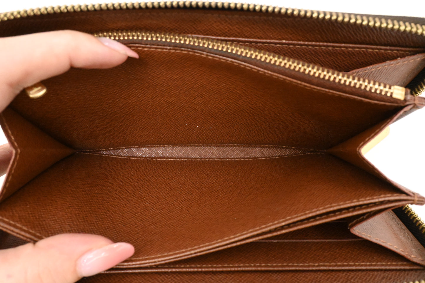 Louis Vuitton Zippy Wallet in Monogram Canvas