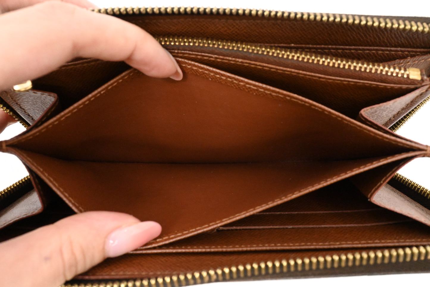 Louis Vuitton Zippy Wallet in Monogram Canvas
