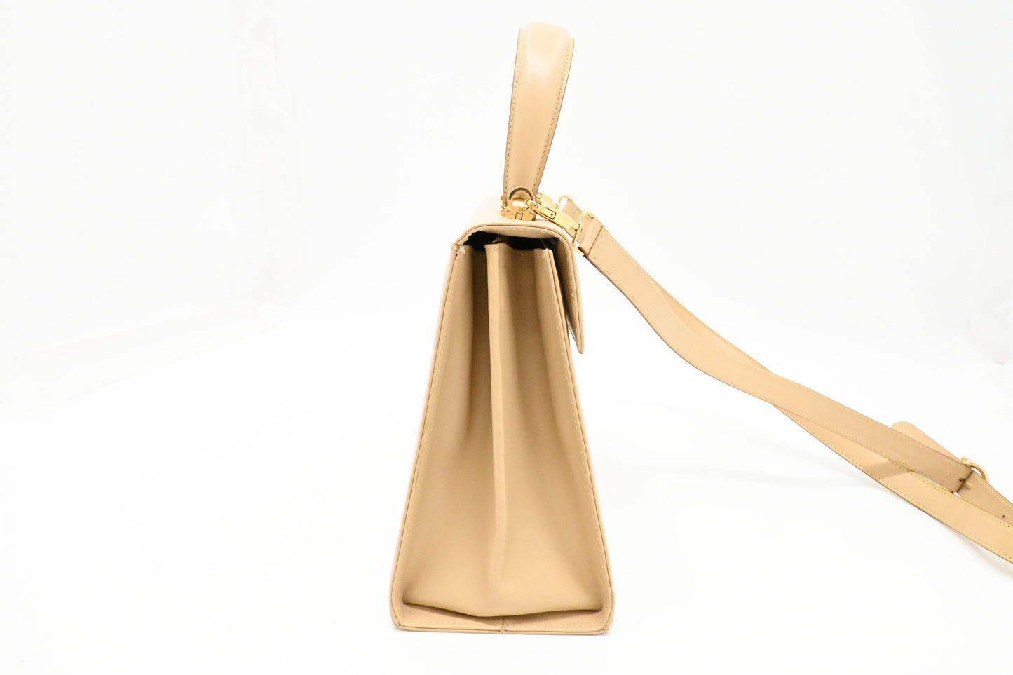 Ferragamo Gancini Handbag in Beige Leather
