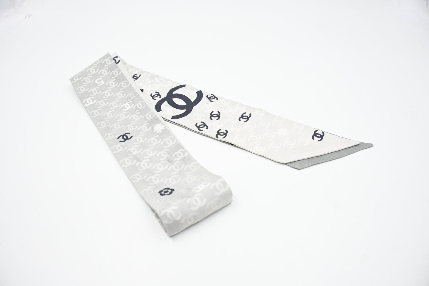 Chanel CC Bandeau in Gray-Green Silk