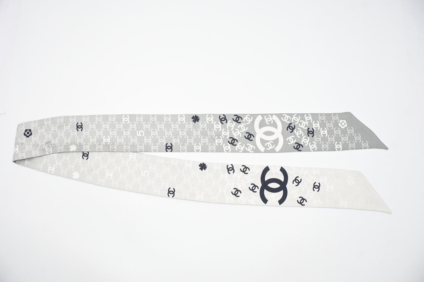 Chanel CC Bandeau in Gray-Green Silk