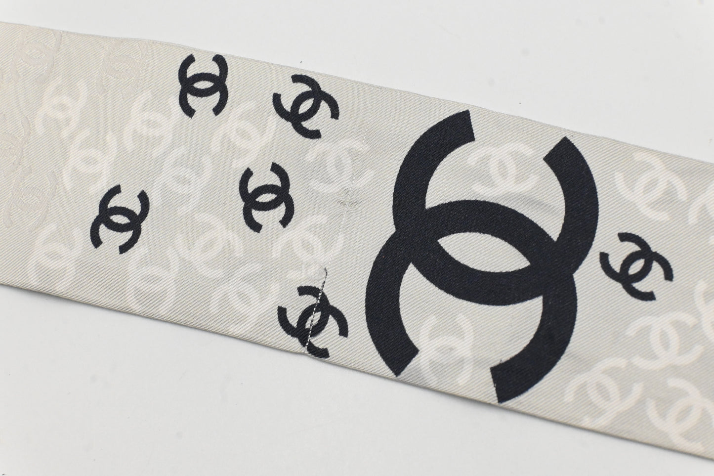 Chanel CC Bandeau in Gray-Green Silk