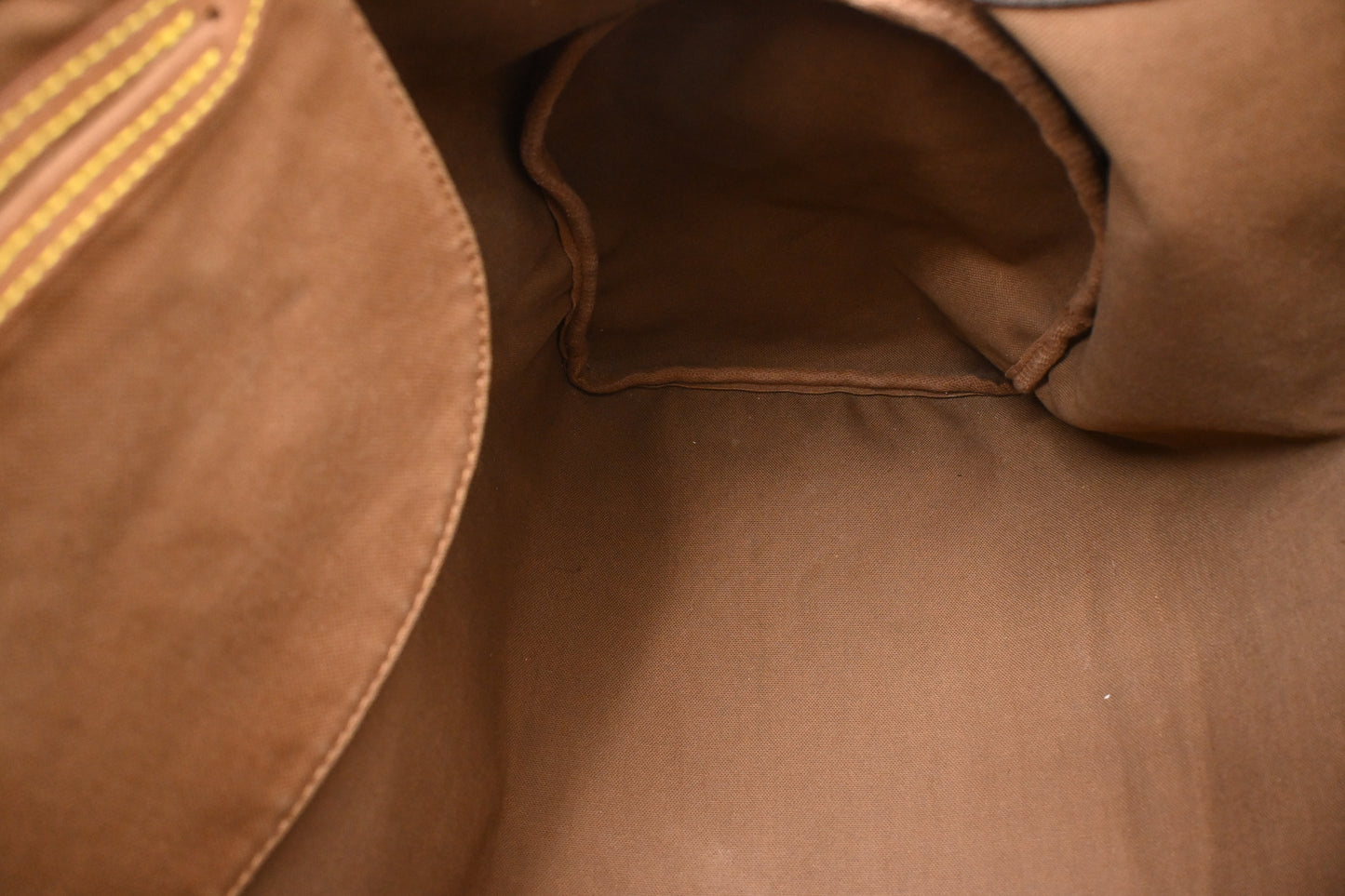Louis Vuitton Speedy 40 in Monogram Canvas