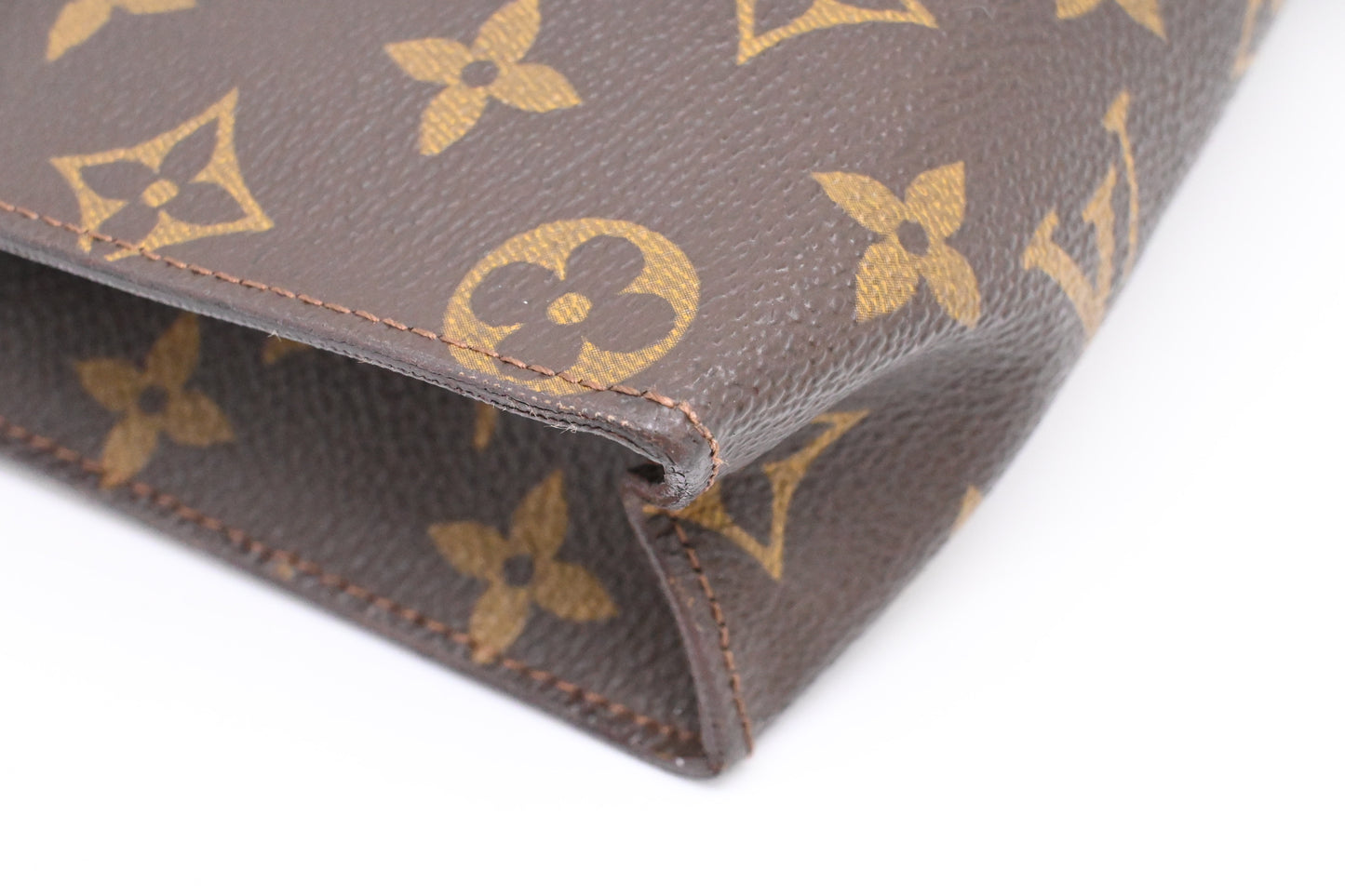 Louis Vuitton Toiletry 26 in Monogram Canvas