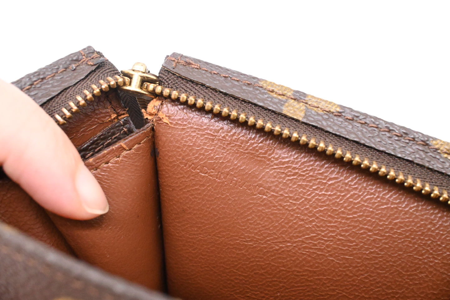Louis Vuitton Toiletry 26 in Monogram Canvas