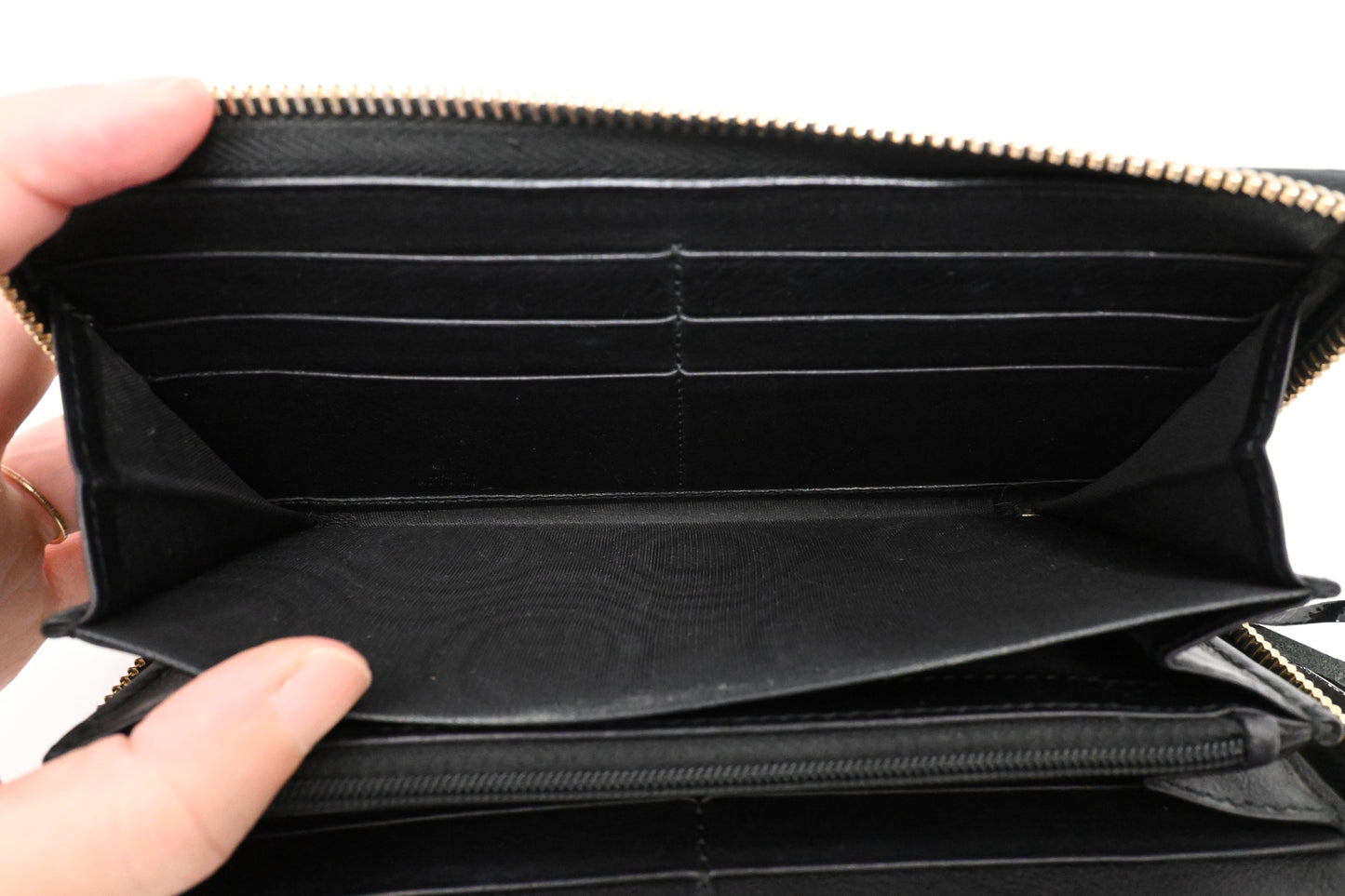 Gucci Long Zippy Wallet in Black Pattent Leather