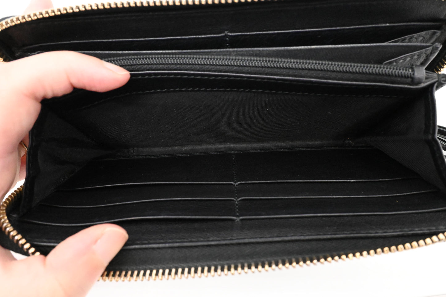 Gucci Long Zippy Wallet in Black Pattent Leather