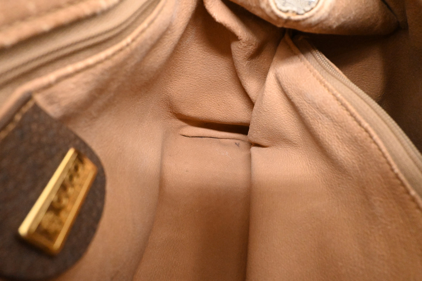 Gucci Handbag in GG Supreme Canvas