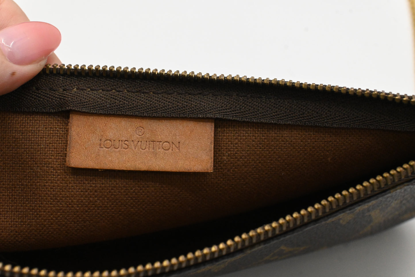 Louis Vuitton Sac Shopping 48 in Monogram Canvas