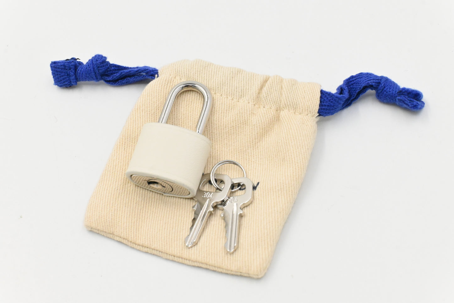 Louis Vuitton Keepall 50 Bandouliere in Prism PVC