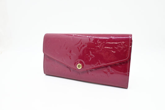 Louis Vuitton Sarah Wallet in Magenta Vernis Leather