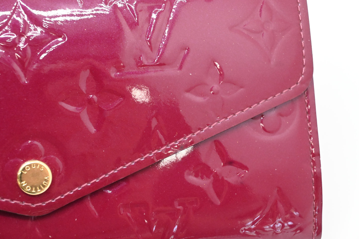 Louis Vuitton Sarah Wallet in Magenta Vernis Leather