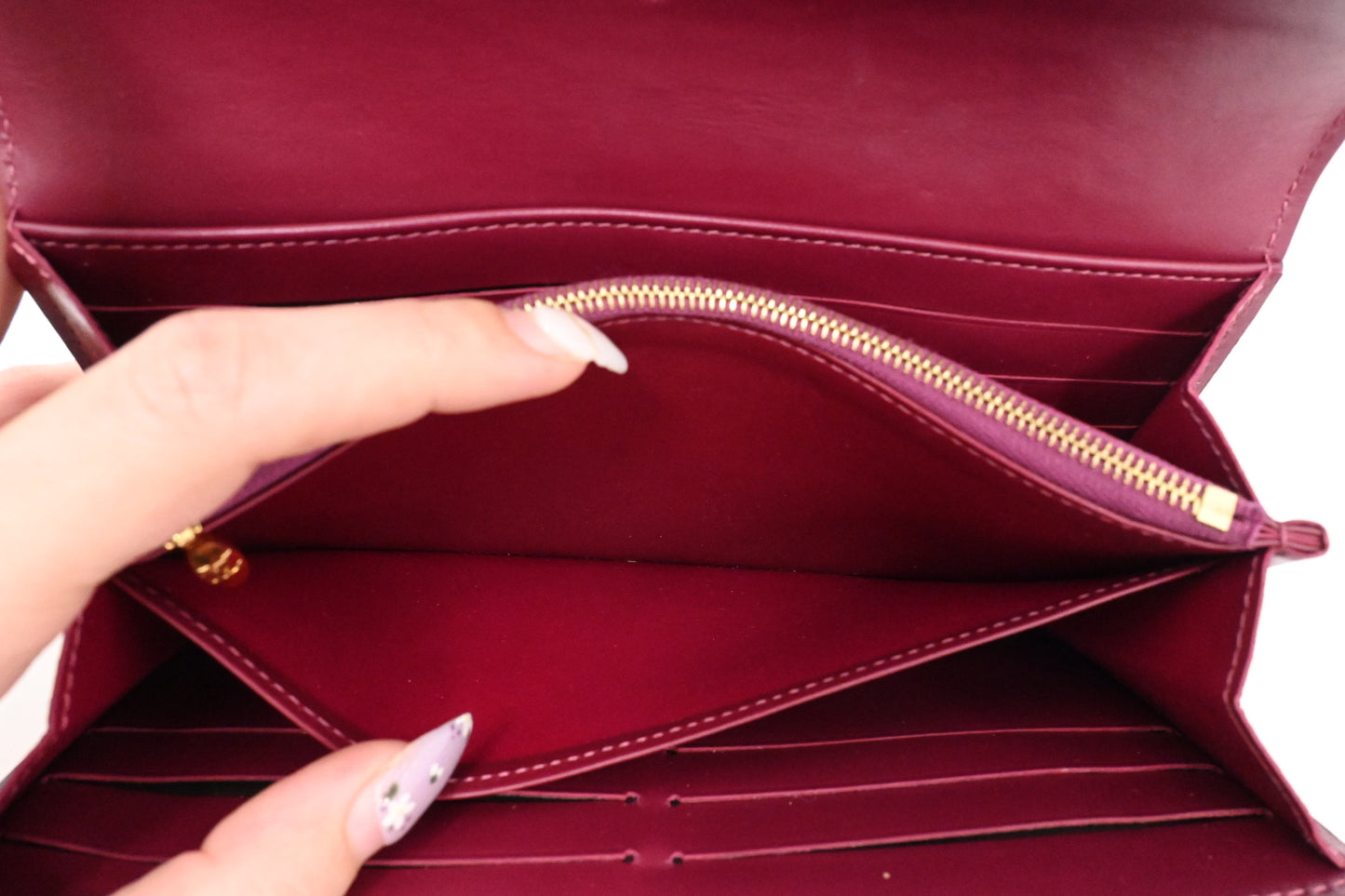 Louis Vuitton Sarah Wallet in Magenta Vernis Leather