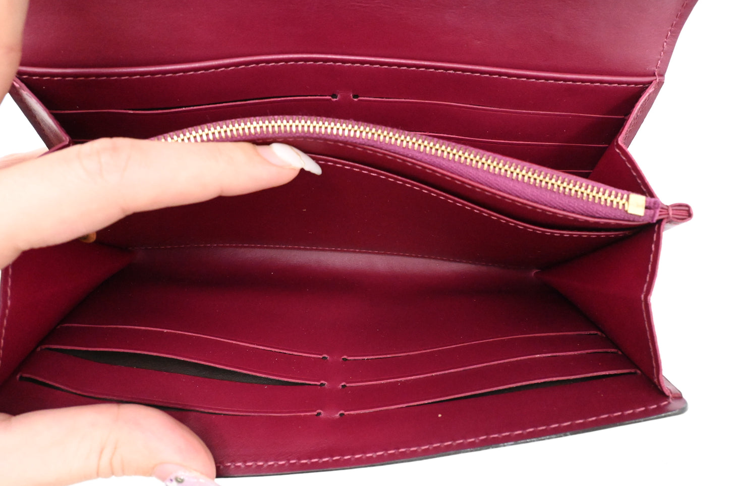 Louis Vuitton Sarah Wallet in Magenta Vernis Leather