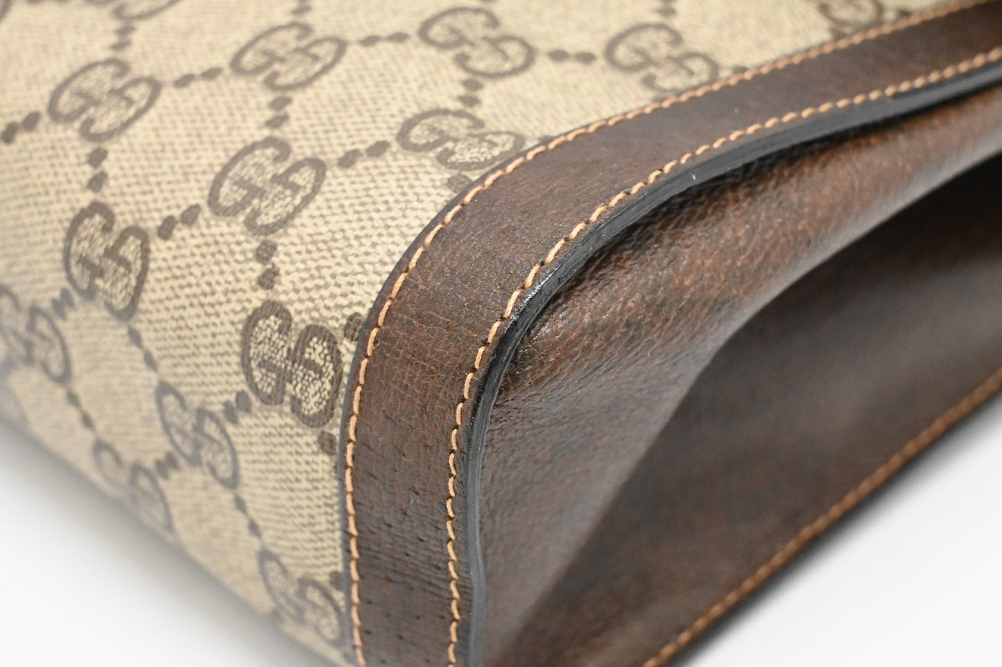 Gucci Clutch in GG Supreme Canvas