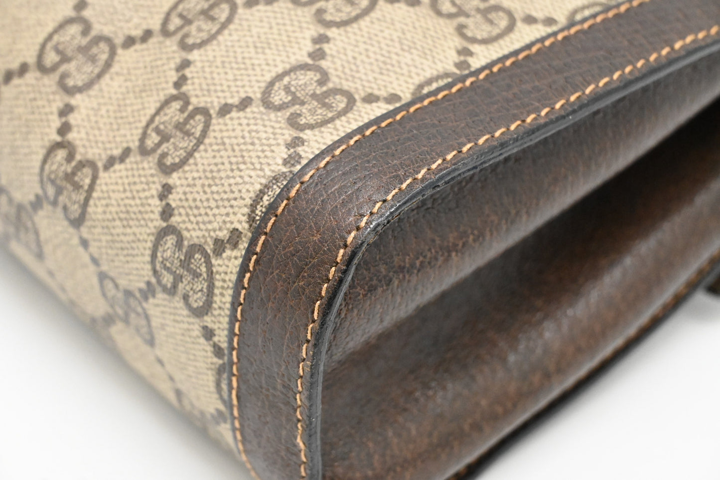 Gucci Clutch in GG Supreme Canvas