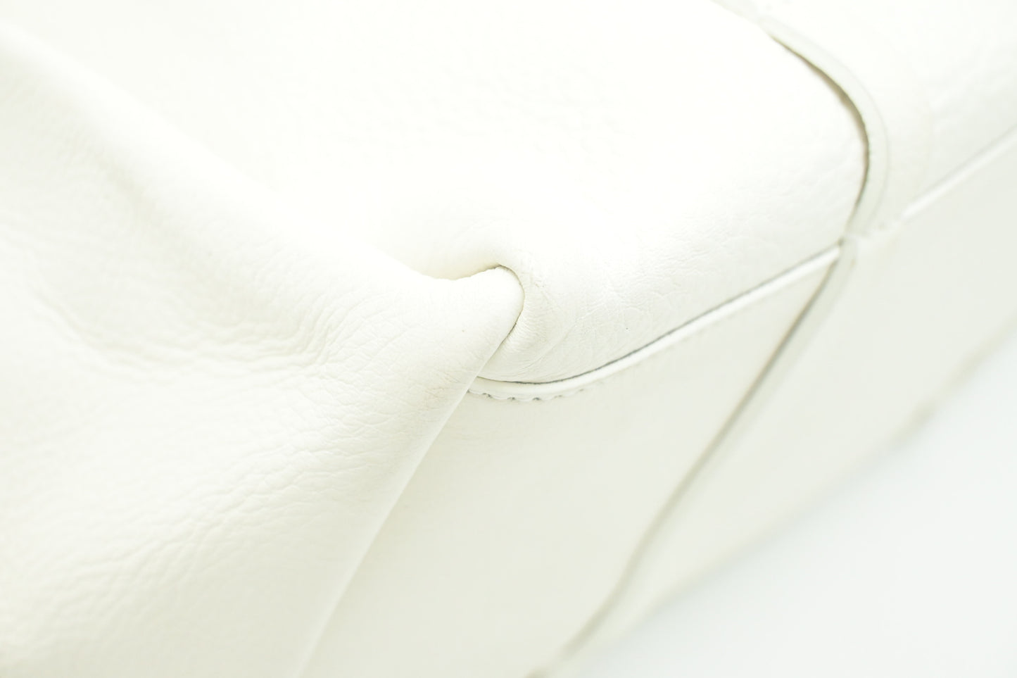 Balenciaga Everyday Tote Bag in White Leather