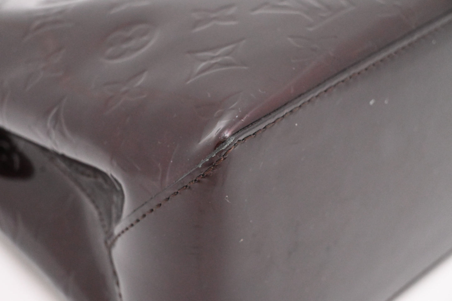 Louis Vuitton Wilshire PM in Amarante Vernis Leather