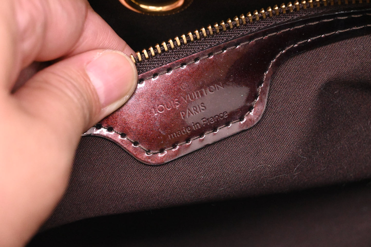 Louis Vuitton Wilshire PM in Amarante Vernis Leather