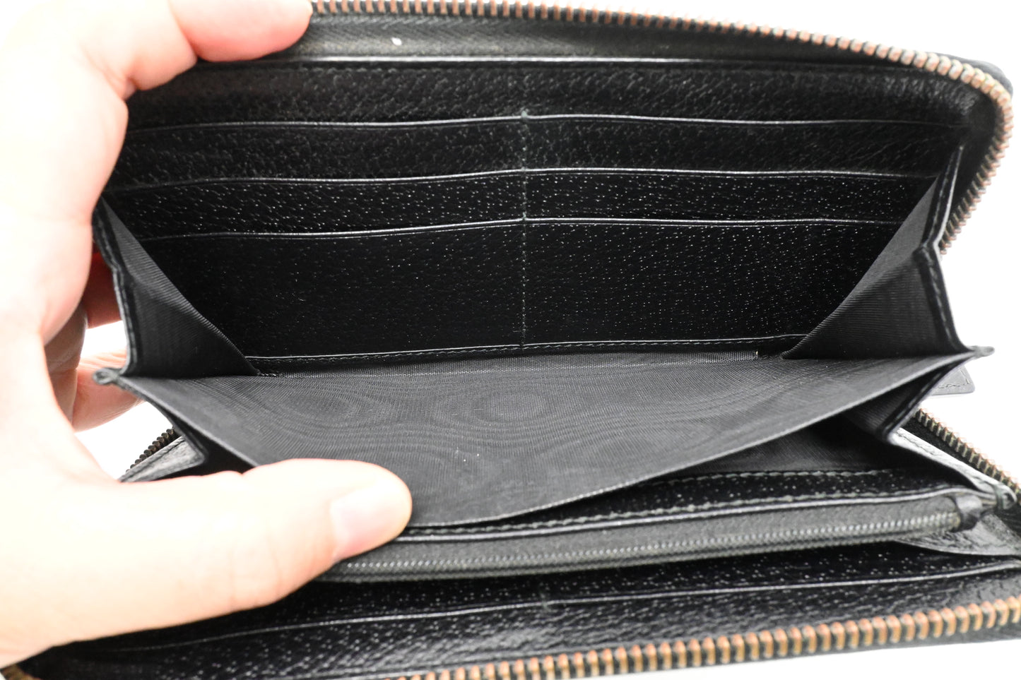 Gucci Zippy Wallet in Black Leather