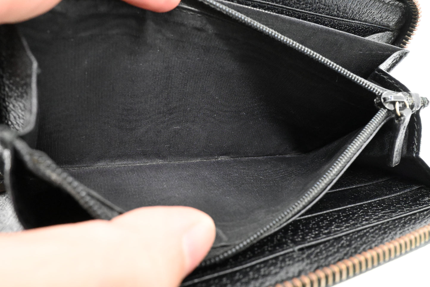 Gucci Zippy Wallet in Black Leather