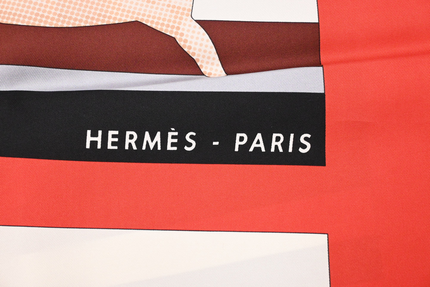Hermes Carre 90 "La Femme au Carré"