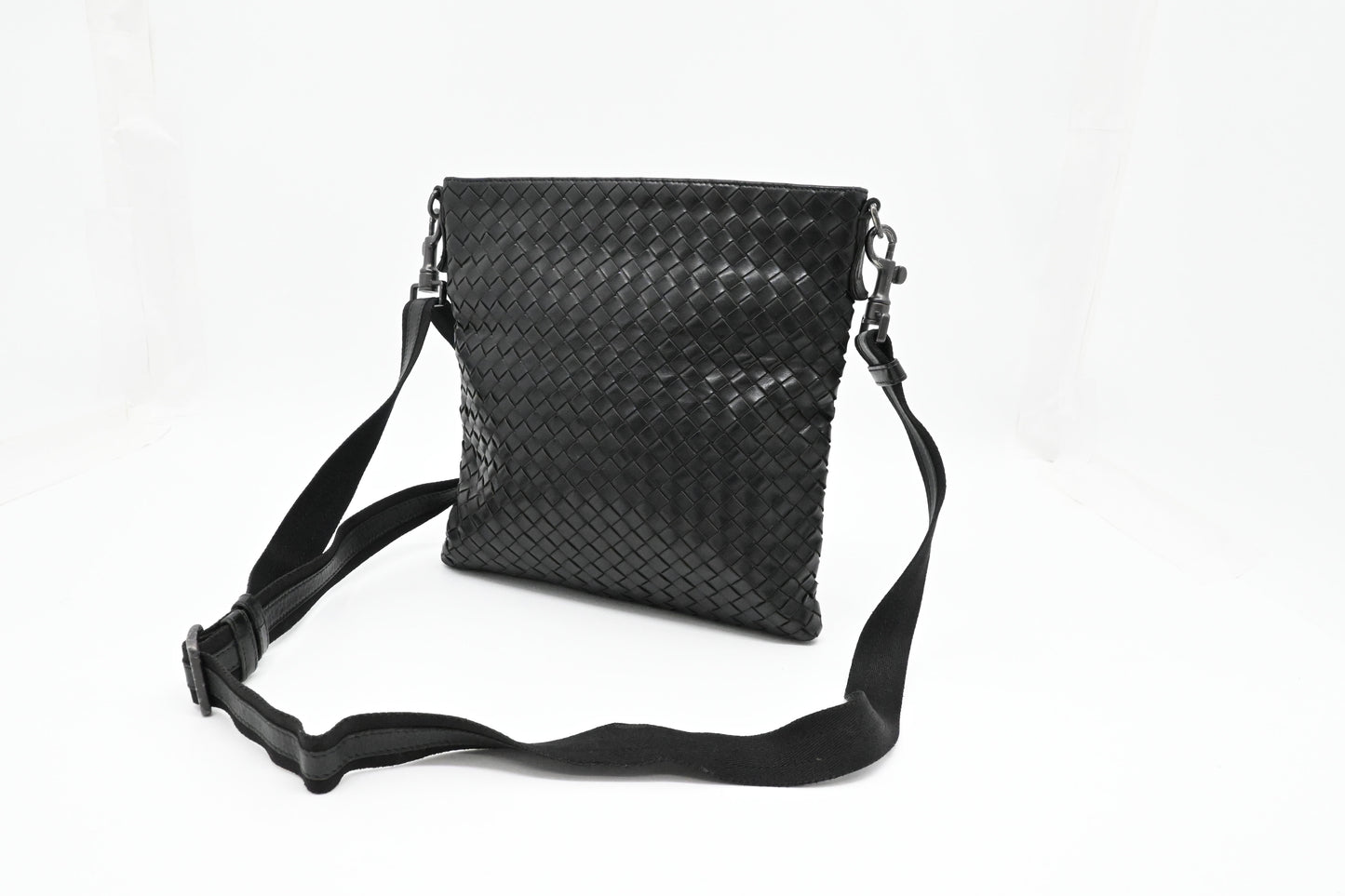 Bottega Veneta Crossbody Bag in Black Intrecciato Leather